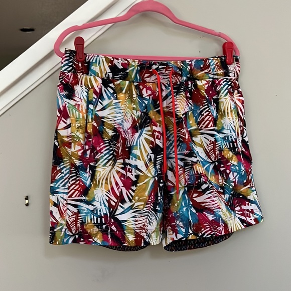 ROBERT GRAHAM Rainforest Tropical Swim Shorts - Picture 3 of 9